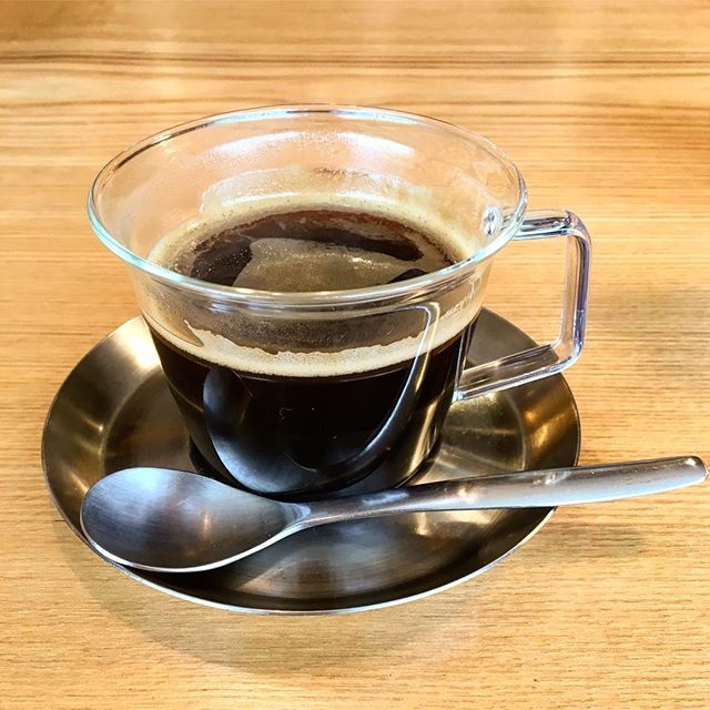 11月26日（日）8:30-10:00はアルタナカフェ朝カフェの日<br />
<br />
ホットサンドにドリンクがついてワンコインでお愉しみいただけます。<br />
お出かけ前の朝食にいかがですか？<br />
<br />
モーニングメニューはたくさんの具材をはさんだホットサンドプレート！ ●ヨーグル豚ベーコンのホットサンド ●チョコバナナホットサンド<br />
<br />
の2種類をご用意してお待ちしております(^^)