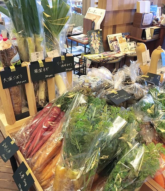 アルタナテーブルマーケット始まりました。 新鮮な野菜と様々なお取り寄せ品をご用意してお待ちしております(^^)