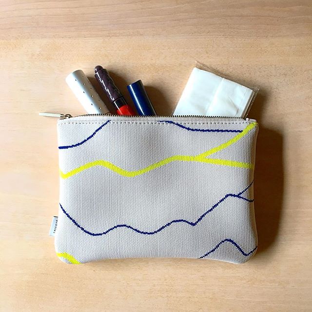 .<br />
◆TRICOTE POUCH<br />
M ¥3,900+tax<br />
.<br />
TRICOTEオリジナルのハリのあるニット生地のポーチ。<br />
撥水加工により汚れやシミがつきにくくなっています。<br />
メイクポーチ、手帳や通帳入れ、パスポートケースに◎